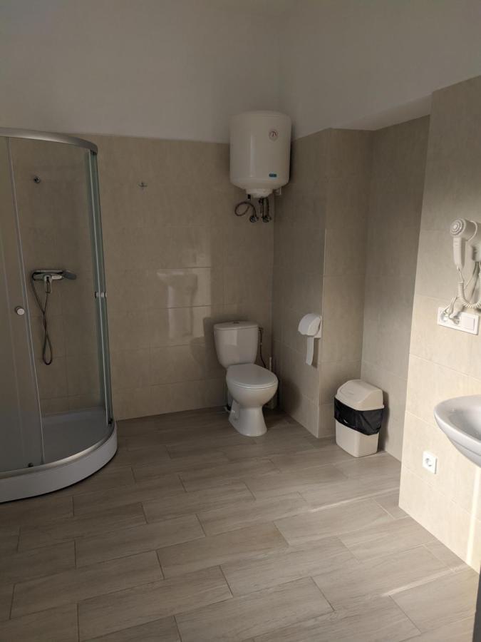 Mirage Hotel Chernivtsi Ngoại thất bức ảnh