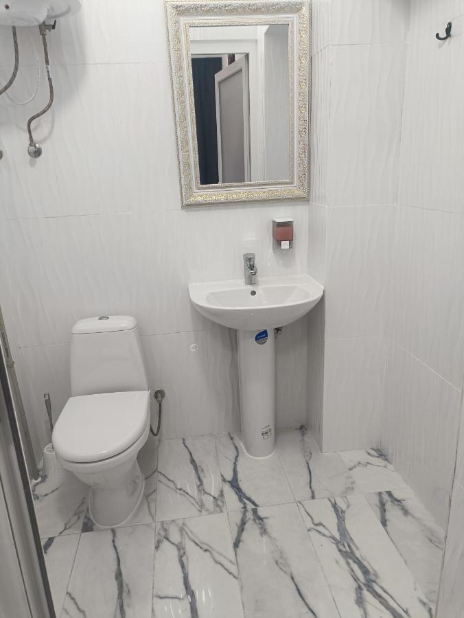 Mirage Hotel Chernivtsi Ngoại thất bức ảnh