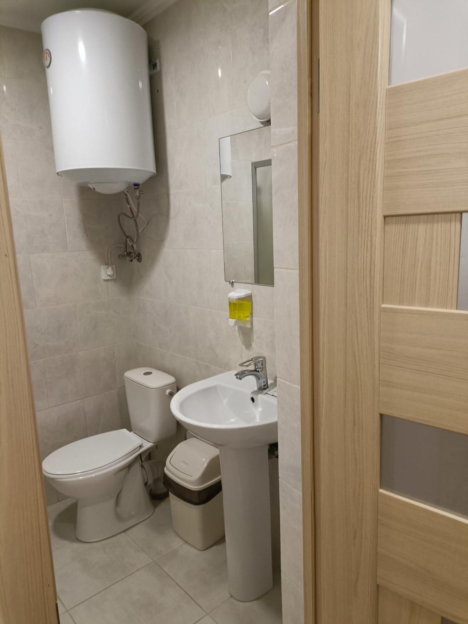 Mirage Hotel Chernivtsi Ngoại thất bức ảnh