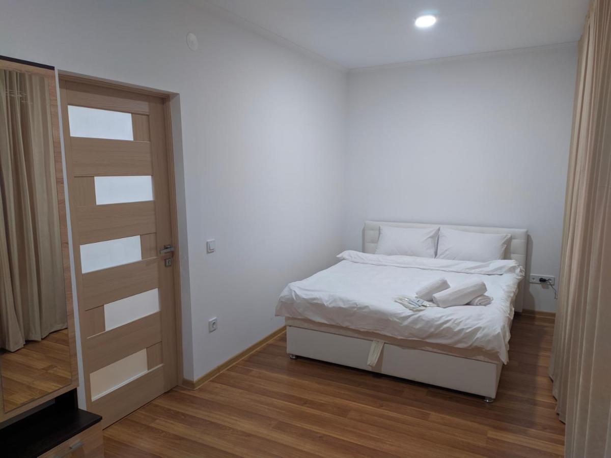 Mirage Hotel Chernivtsi Ngoại thất bức ảnh